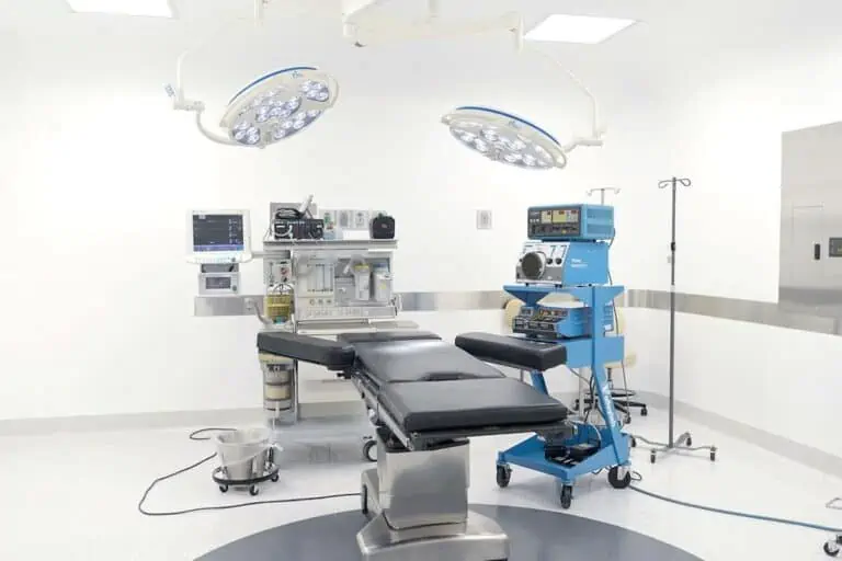 Operating room at SER Hospital