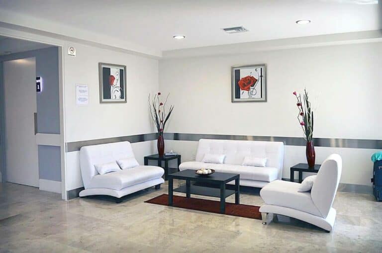 Waiting room at SER Hospital
